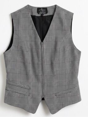 Elegant Women's Gray Vest 100% Wool.